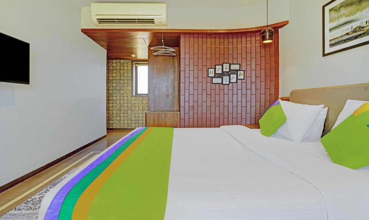 Treebo Olive Nest Hotel Mumbai  Buitenkant foto