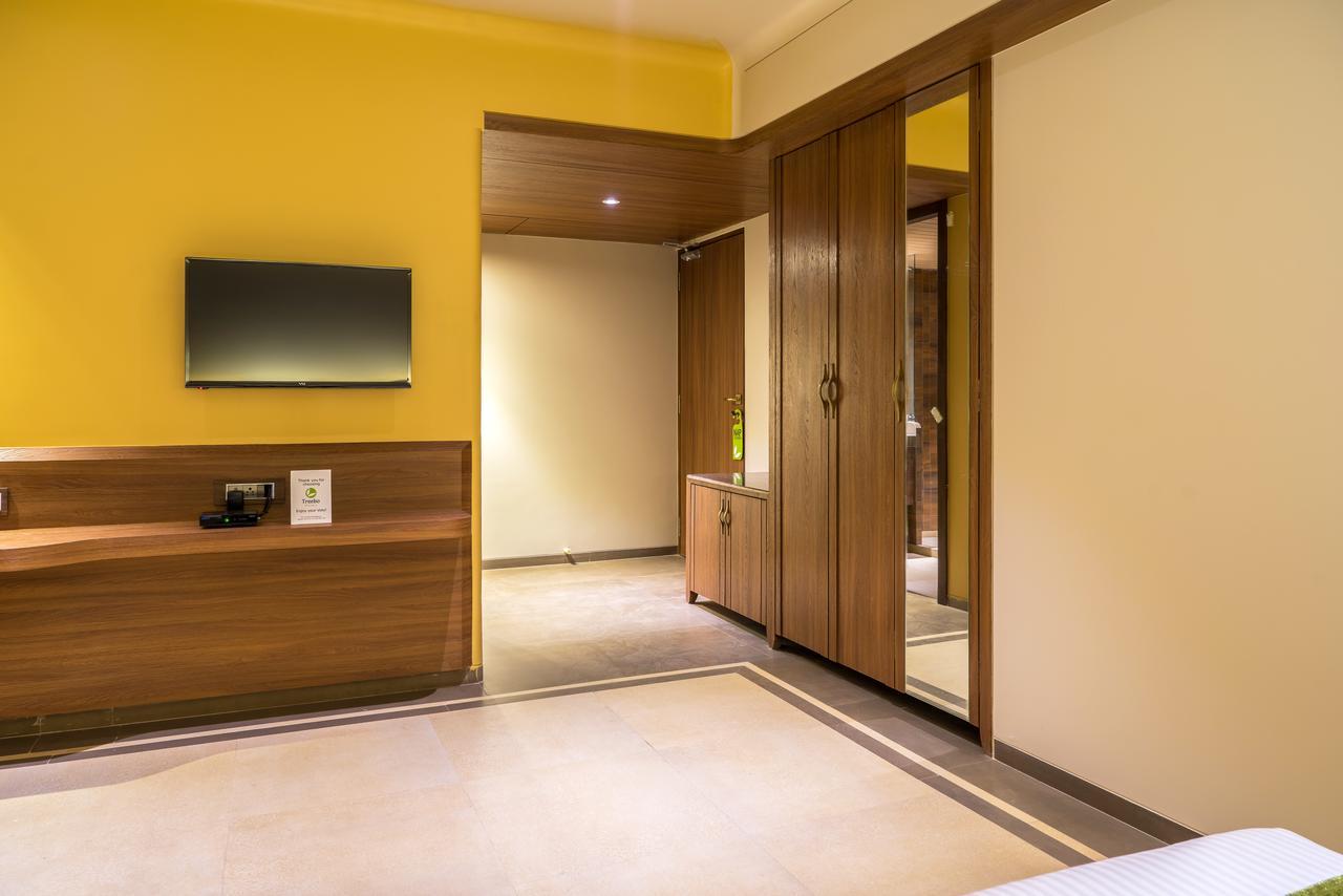 Treebo Olive Nest Hotel Mumbai  Buitenkant foto