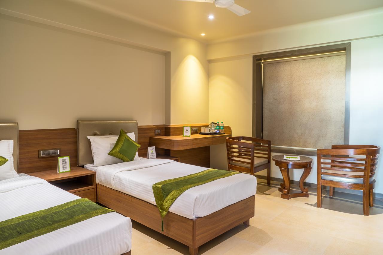 Treebo Olive Nest Hotel Mumbai  Buitenkant foto