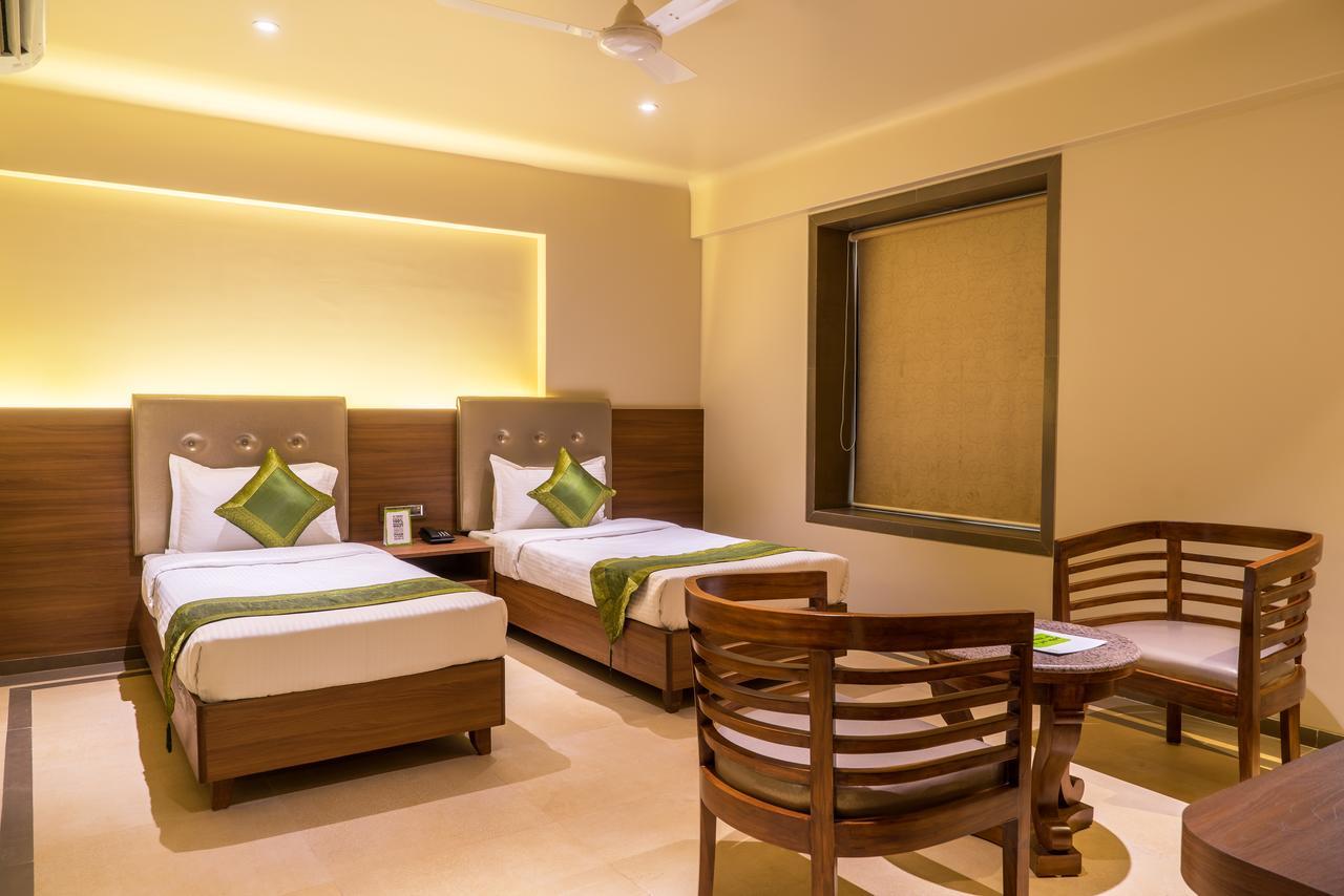 Treebo Olive Nest Hotel Mumbai  Buitenkant foto